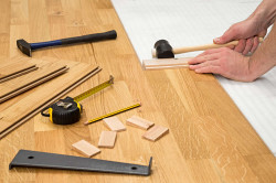 Pose de parquet contrecollé par un professionnel